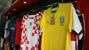 Demam Piala Dunia, Penjualan Jersey di Samarinda Meningkat Drastis
