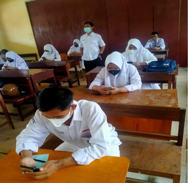 larangan penggunaan handphone di sekolah