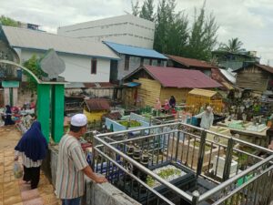 Memaknai Ziarah Makam, Tradisi yang Dilakukan Turun-temurun