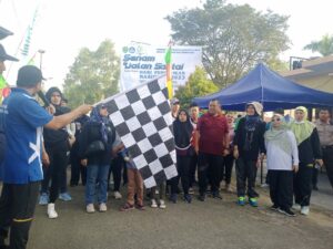 Disdikbud Kaltim Gelar Senam dan Jalan Santai Dalam Rangka Penutupan Hardiknas