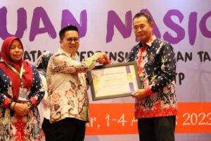 Komitmen Cegah ATM, Kukar Raih Penghargaan Adinkes 2023