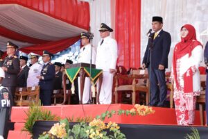Detik-Detik Upacara Peringatan HUT RI Ke-78 Di Stadion Gelora Kadrie Oening, Isran Noor Beri Pesan Penting