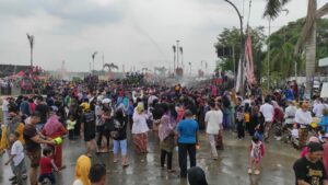 Ribuan Warga Ramaikan Puncak Erau Adat Pelas Benua di Kukar