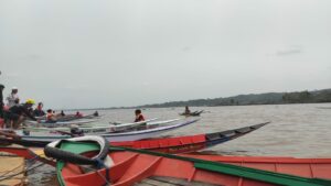 Antusiasme Balap Perahu Ketinting Meriahkan Erau Adat Pelas Benua 2023