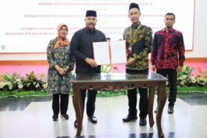 Sukseskan Pileg dan Pilpres, Pemkab Hibah Dana Kepada KPU dan Bawaslu