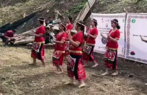 Mengenal Tradisi Tanam Padi Gunung Kampung Putak