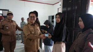 Geprek Sambar, Jemput Bola Pelayanan e-KTP di Kecamatan Samboja Barat Terus Bergulir