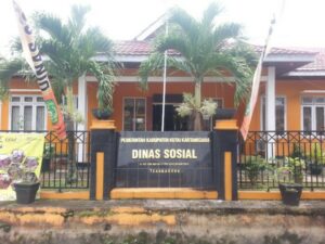 Cara Dinsos Kukar Merawat ODGJ yang Ditelantarkan