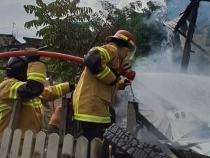 Kebakaran Hebat, BPBD Balikpapan Turun Langsung ke Lokasi