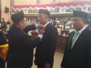 Qurais Ismail Resmi Dilantik Jadi PAW Anggota DPRD Kukar