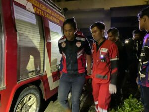 Diduga Mendapatkan Bisikan Ghaib, Seorang Wanita Hendak Loncat Dari Gedung di Folder Air Hitam Samarinda