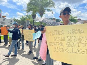 Jurnalis Kaltim Gelar Aksi Demo Tolak RUU Penyiaran di DPRD Kaltim, Dewan Tak Ada yang Menemui