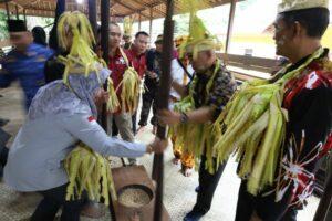 Pemerintah Kabupaten Kukar Buka Festival Budaya Nutuk Beham Kutai Adat Lawas 2024