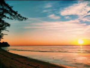 Pantai Tanah Merah: Keindahan Alam di Kutai Kartanegara yang Menawan