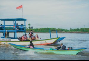 Wisata Susur Sungai Desa Pela, Menikmati Keindahan Alam Kutai dan Melihat Ikan Pesut Yang Langka