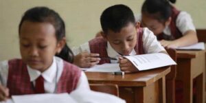 Orang Tua Siswa Keluhkan Mahalnya Harga Buku Paket dan LKS SD di Samarinda