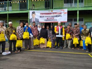 Anggota DPR RI G Budisatrio Djiwandono Bagikan 1.000 Paket Sembako di Kutai Kartanegara