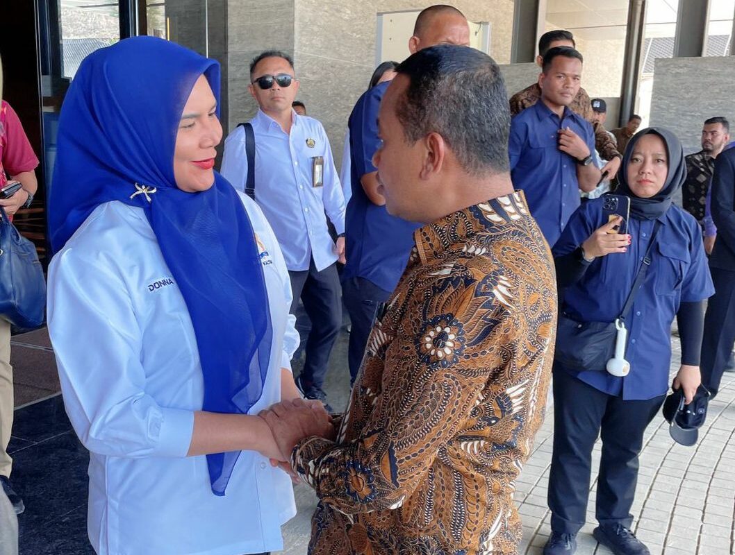 Ketua Umum Partai Golkar Bahlil Lahadalia bertemu Bakal Calon Wakil Bupati PPU Dayang Donna Faroek