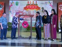Wabup Buka Festival Dahau Sendawar 2024