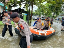 Kapolresta Samarinda Tinjau Banjir Bengkuring, Pastikan Bantuan untuk Warga Terdampak
