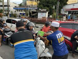 Semangat Ramadan! Nabil Husien dan Tim Nasdem Berbagi Takjil di Samarinda