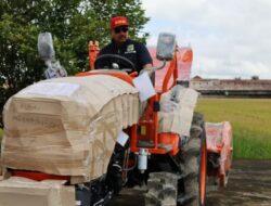 Kukar Cetak Petani Milenial Tangguh, Traktor dan Kredit Usaha Digelontorkan