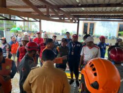 Empat Rumah Hancur Diterjang Longsor di Samarinda, Proses Evakuasi Terkendala Kontur Labil