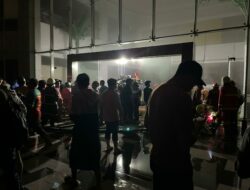 Big Mall Samarinda Terbakar Tengah Malam, Tim Gabungan Selamatkan Korban Sesak Napas