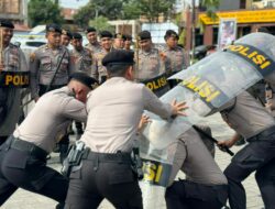 Tingkatkan Kesiapsiagaan, Sat Samapta Polresta Samarinda Gelar Latihan Pengendalian Massa