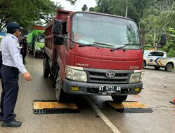 Tekan Risiko Kecelakaan, Dishub Kaltim Gelar Operasi Kendaraan Overload di Samarinda