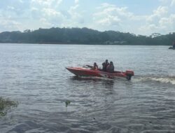 Derasnya Arus dan Tumpukan Sampah Hambat Pencarian Bocah Tenggelam di Sungai Mahakam