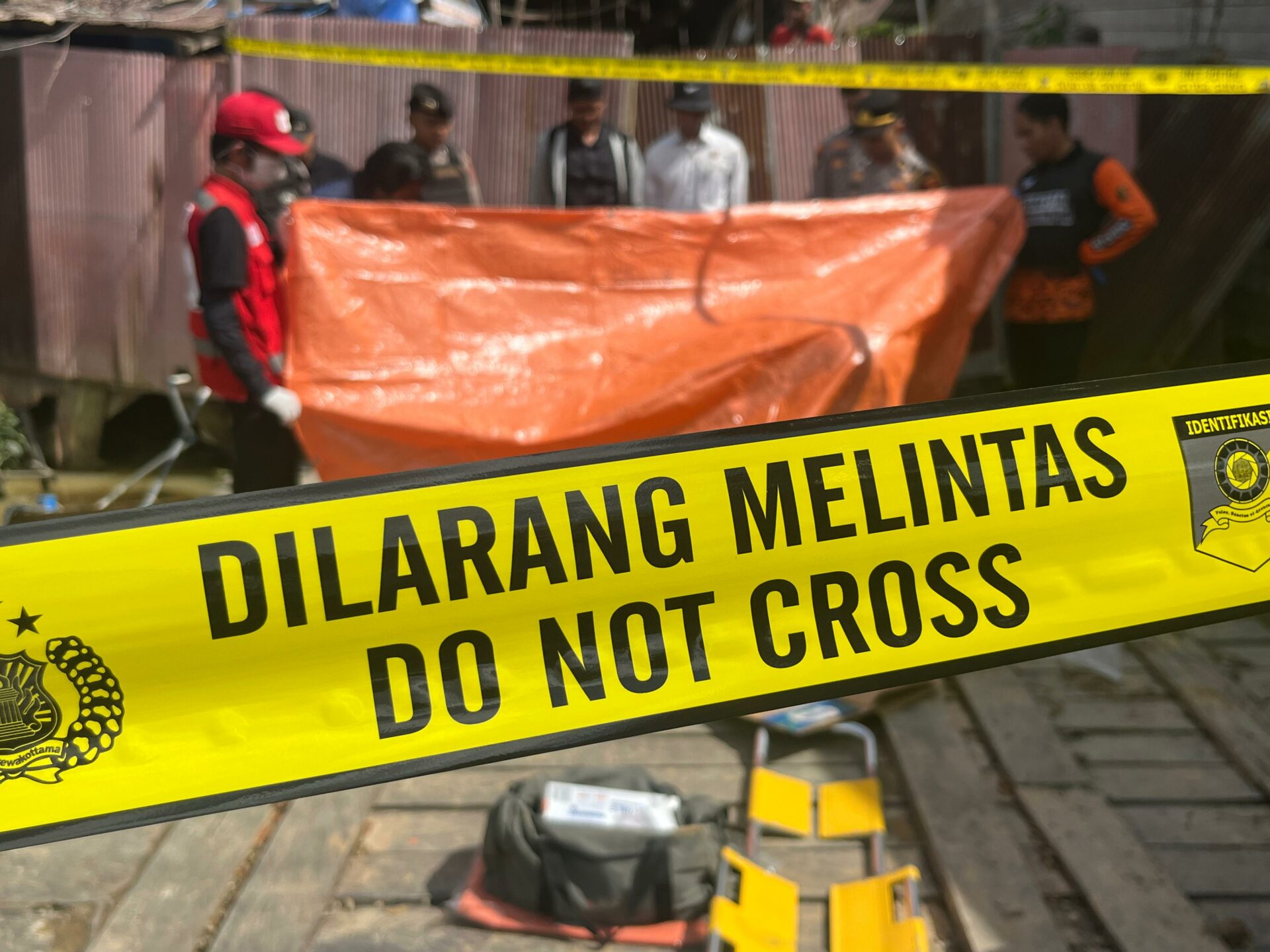 Seorang pria lanjut usia ditemukan meninggal dunia secara mendadak di kawasan Jalan KH Harun Nafsi, Kelurahan Rapak Dalam, Kecamatan Loa Janan Ilir, Samarinda Seberang, pada Senin (02/02/2026). (Foto: Siko/Kaltimetam.id)