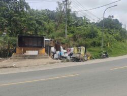 Bak Sampah di Depan Pintu Masuk Talangsari Samarinda Dinilai Membahayakan, DLH Janji Segera Lakukan Penataan