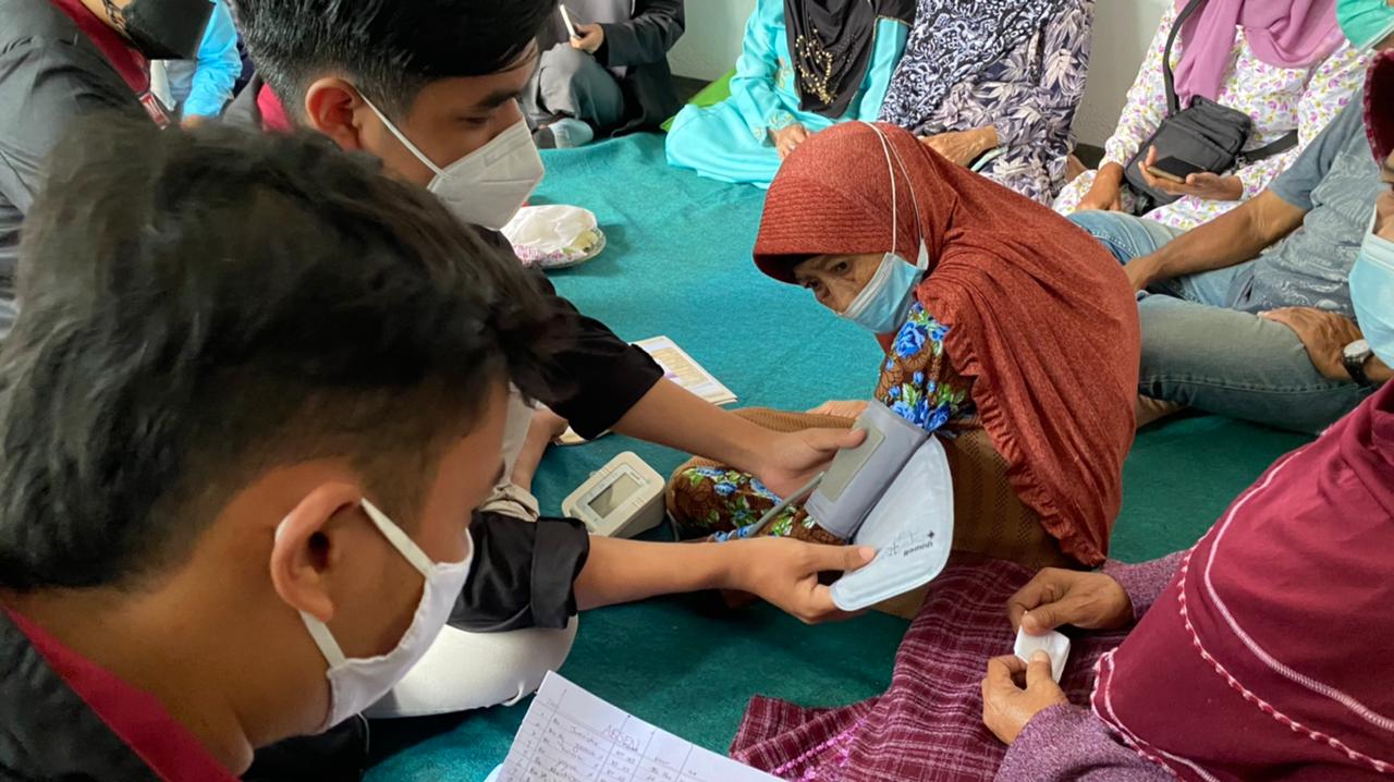 Ilustrasi warga sedang melakukan cek kesehatan. (Foto: Istimewa)