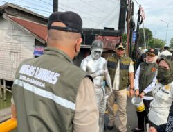 Sempat Kabur Saat Razia, Satpol PP Samarinda Amankan Manusia Silver di Simpang Muara