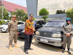 Bandel Tak Kembalikan Aset, Satpol PP Kaltim Tarik Paksa Mobil Dinas Pensiunan