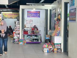 Pedagang Pasar Pagi Keluhkan Sepi Pembeli, Terpaksa Jualan di Luar Kios