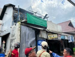 Kebakaran Ruko di Jalan Marhusin Samarinda Diduga Berasal dari Lantai Dua, Bagian Atas Bangunan Hangus