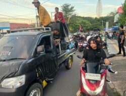 Kecewa Hak Angket Tak Kunjung Digulirkan, Massa Aliansi Rakyat Kaltim Konvoi dan Geruduk Kantor Partai Politik