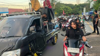 Kecewa Hak Angket Tak Kunjung Digulirkan, Massa Aliansi Rakyat Kaltim Konvoi dan Geruduk Kantor Partai Politik