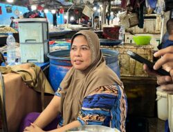 Harga Ikan Layang Stabil di Pasar Segiri, Pedagang Soroti Beban Plastik yang Kian Mahal