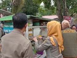 Pedagang Bandel di Trotoar Rumah Sakit AWS Samarinda Ditertibkan, Satpol PP Sita Sarana Jualan