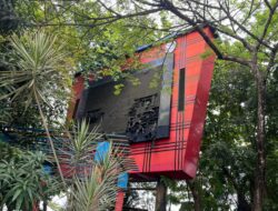Rusak dan Dipenuhi Lumut, Videotron Mangkrak di Samarinda Dinilai Cederai Wajah Kota Tepian