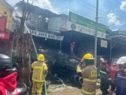 Kebakaran Hebat Landa Dua Ruko di Jalan AW Syahranie Samarinda, Diduga Berawal dari Lantai Dua Bangunan